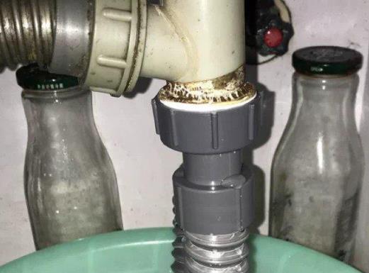 瓷砖水池漏水怎么办呢(瓷砖水池漏水怎么办呢视频)